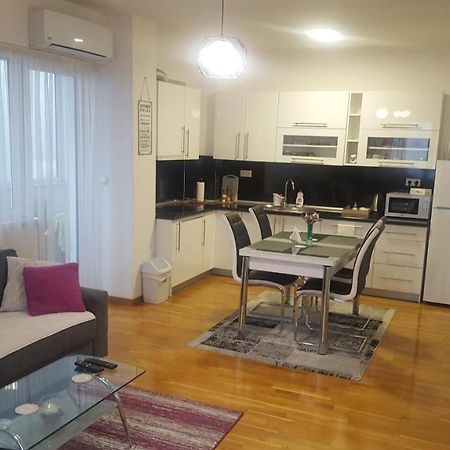 Fantasy Apartment Tuzla Esterno foto