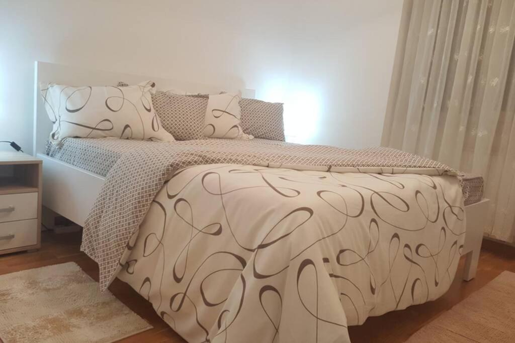 Fantasy Apartment Tuzla Esterno foto