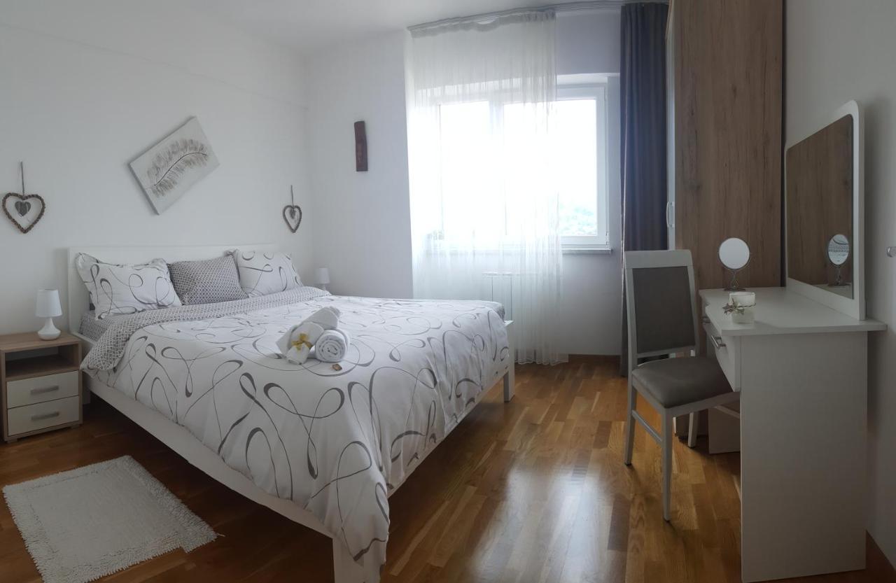 Fantasy Apartment Tuzla Esterno foto