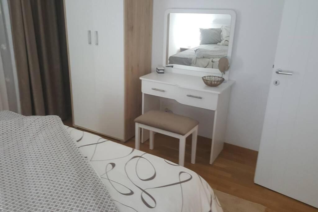 Fantasy Apartment Tuzla Esterno foto
