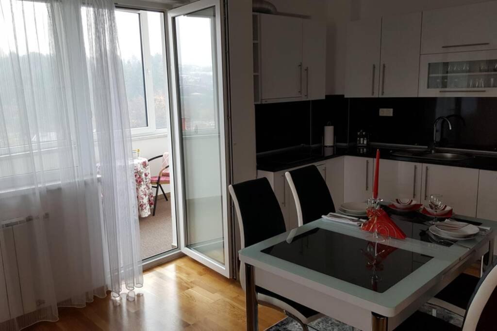 Fantasy Apartment Tuzla Esterno foto