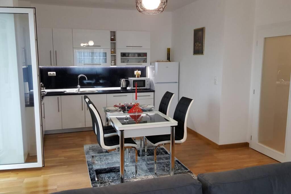 Fantasy Apartment Tuzla Esterno foto